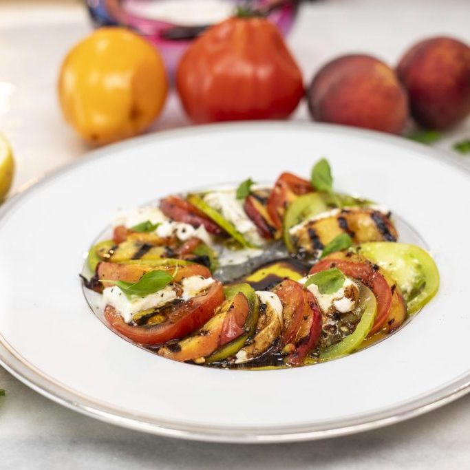 Insalata Caprese mit Pfirsich